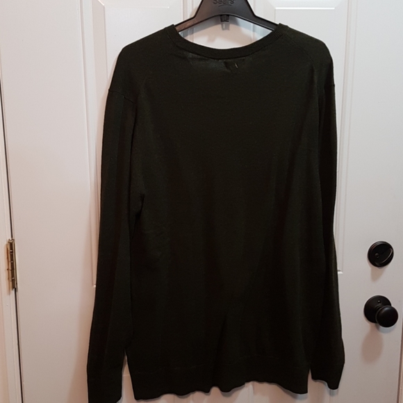 💥Heat wave sale NWT Mens vneck sweater - Picture 2 of 4